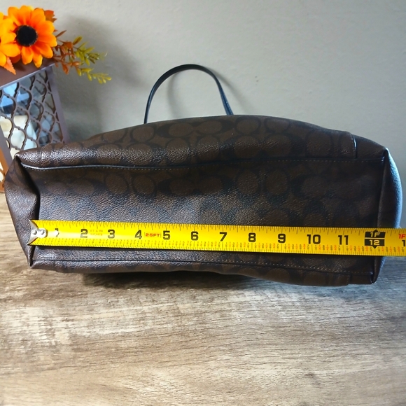 Coach Tote Bag In Signature Canvas & Leather Carryall Brown and black. - Picture 11 of 16